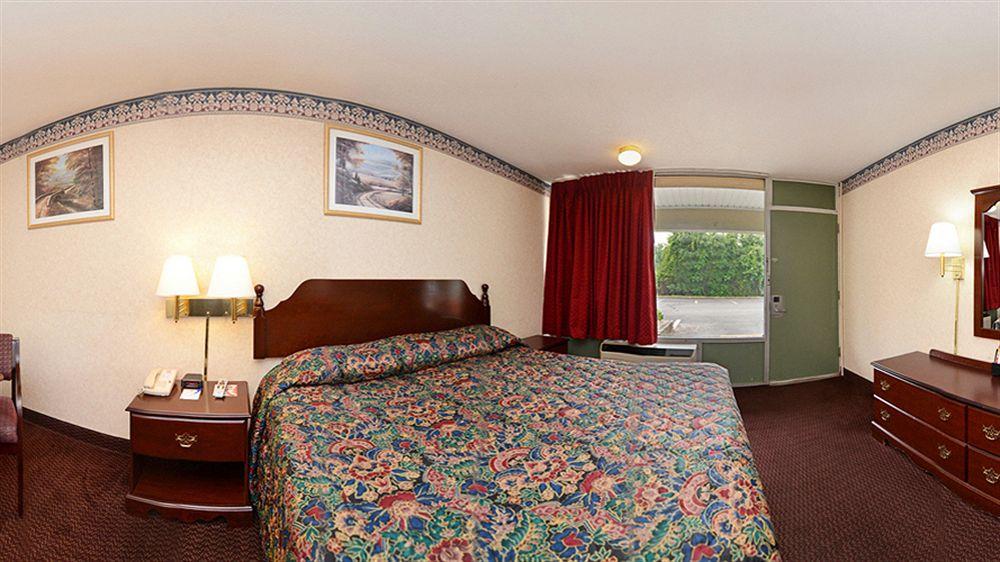 Red Carpet Inn & Suites Carneys Point/Wilmington מראה חיצוני תמונה