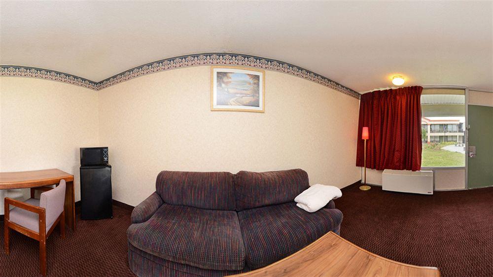 Red Carpet Inn & Suites Carneys Point/Wilmington מראה חיצוני תמונה