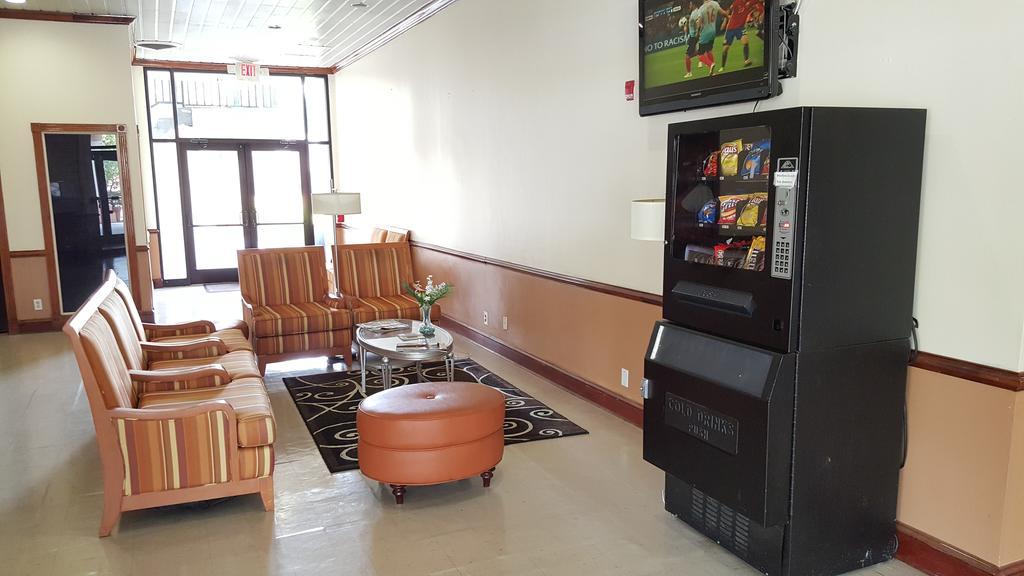 Red Carpet Inn & Suites Carneys Point/Wilmington מראה חיצוני תמונה