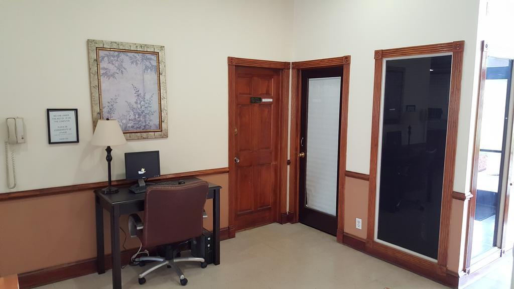 Red Carpet Inn & Suites Carneys Point/Wilmington מראה חיצוני תמונה