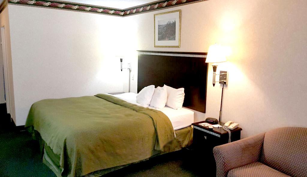 Red Carpet Inn & Suites Carneys Point/Wilmington מראה חיצוני תמונה