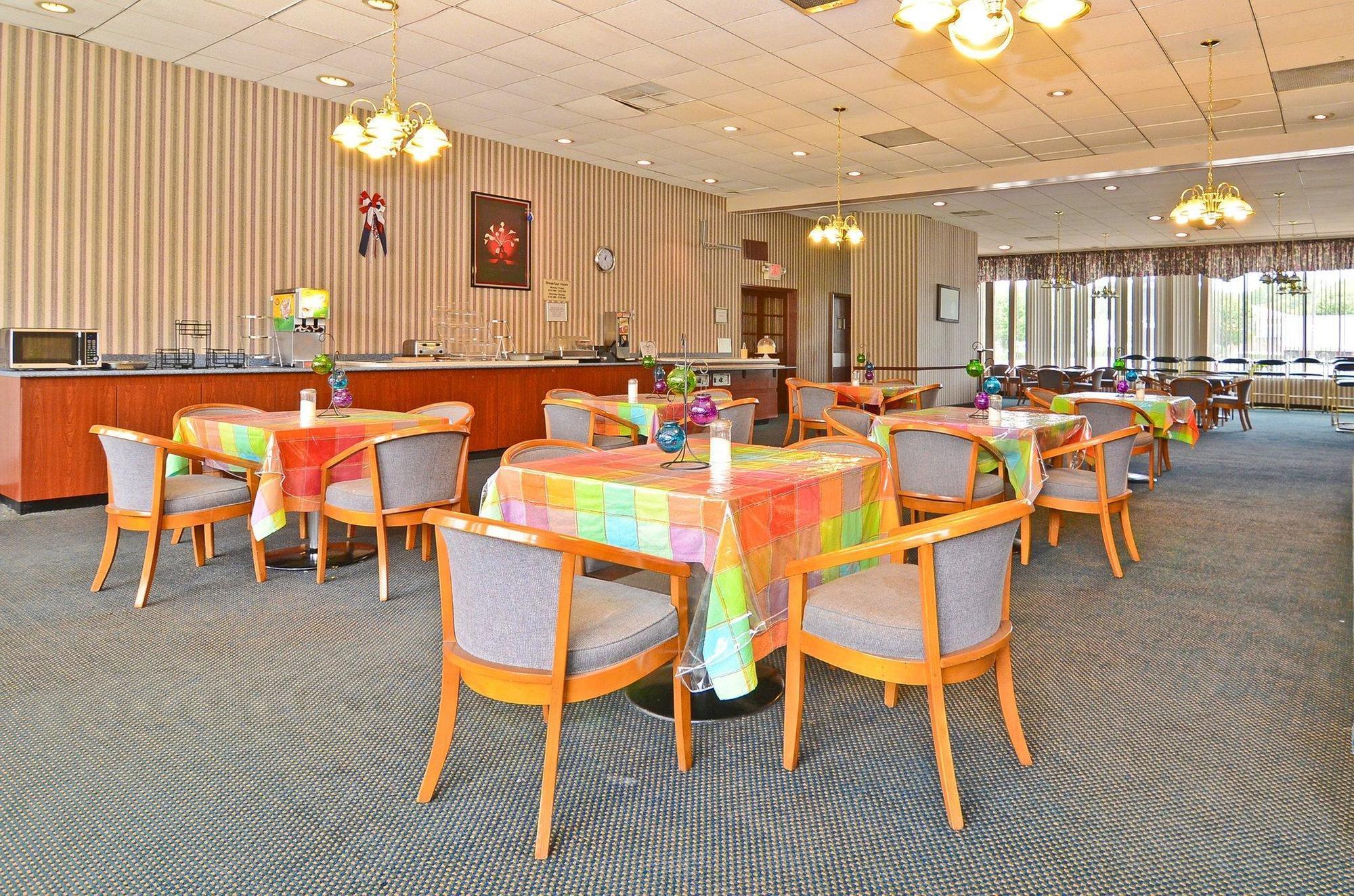 Red Carpet Inn & Suites Carneys Point/Wilmington מראה חיצוני תמונה