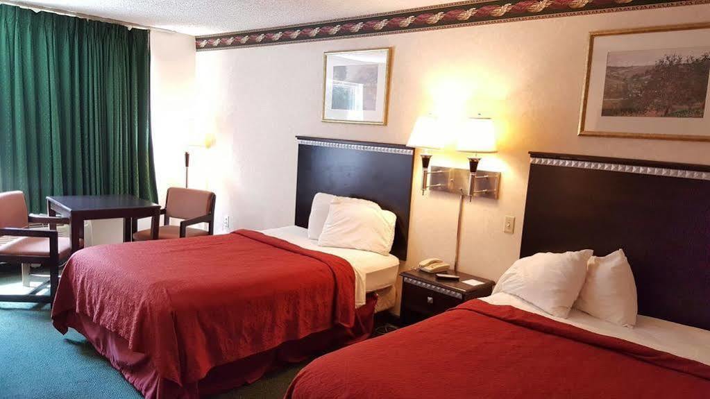 Red Carpet Inn & Suites Carneys Point/Wilmington מראה חיצוני תמונה